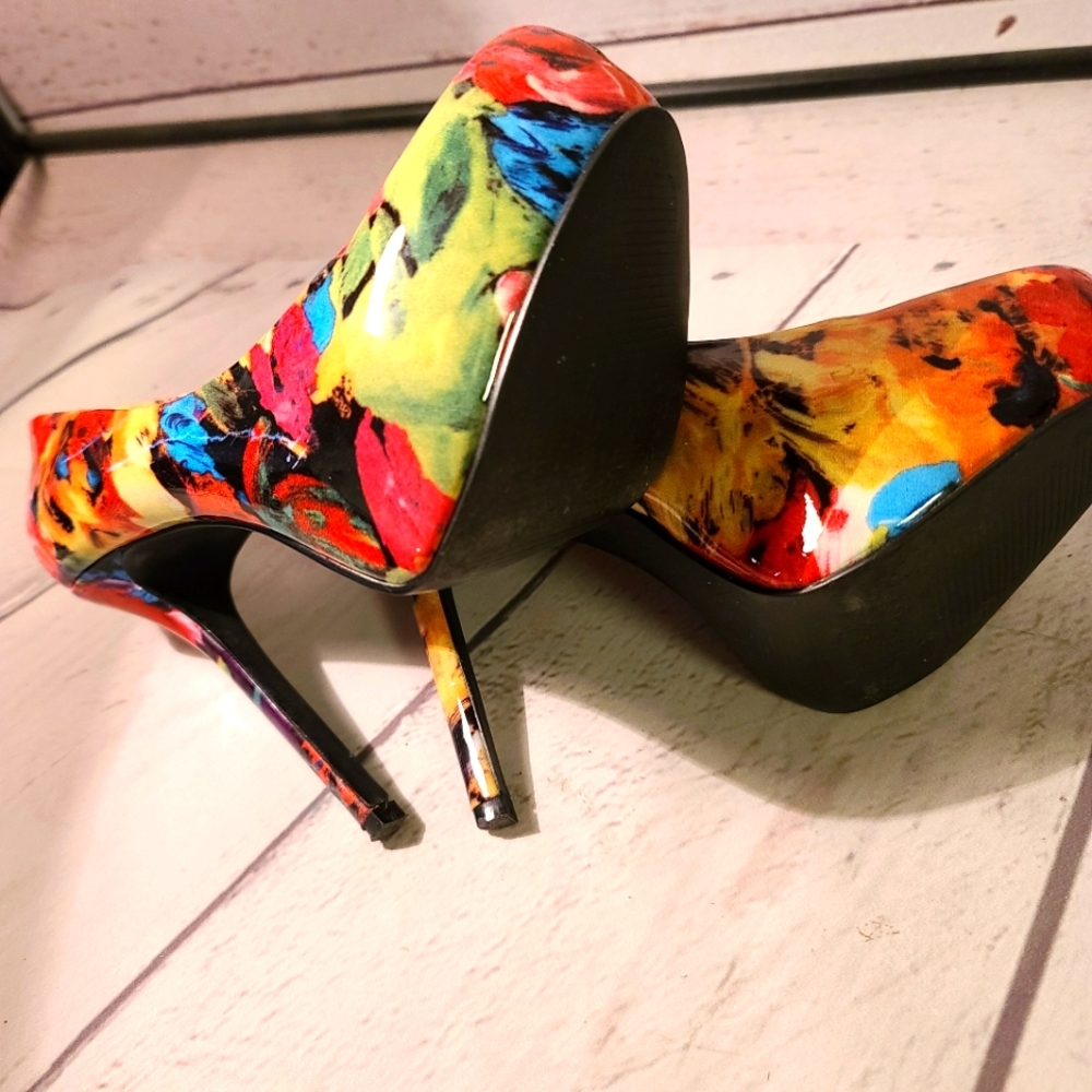 STEVE MADDEN "NALA" PLATFORM HEELS - Picture 7 of 9